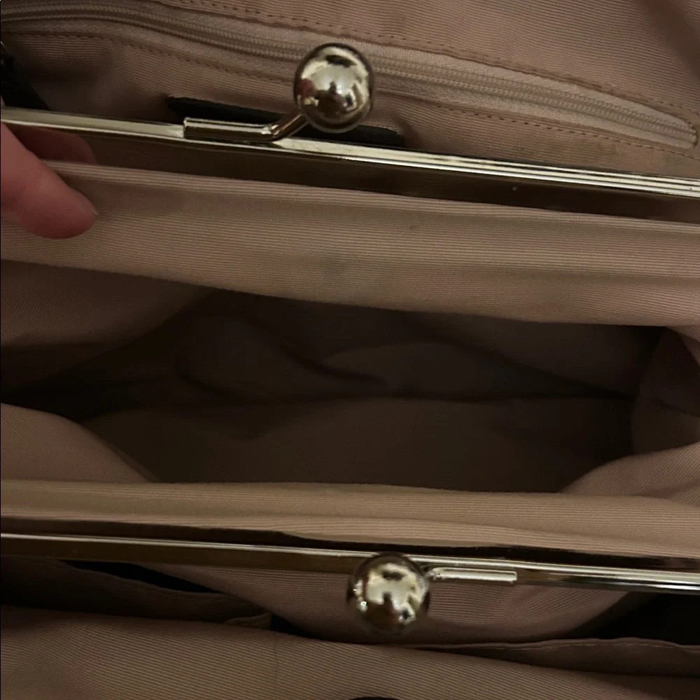 Coach Metallic Gray Signature Tote with Double Handles kiss lock closure - Picture 8 of 11